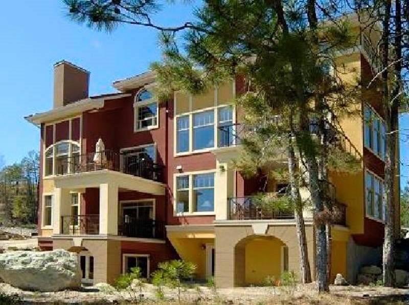 Bellasera Tuscan Villas By Associated Property Management Kelowna Bagian luar foto